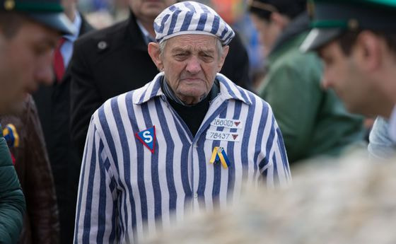 Ehemaliger KZ-Häftling bei der Befreiungsfeier Mauthausen. / © MKÖ / Sebastian Philipp Ehemaliger KZ-Häftling bei der Befreiungsfeier Mauthausen.
